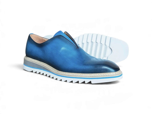 Laceless Loafer with Contrast color lightweight sole