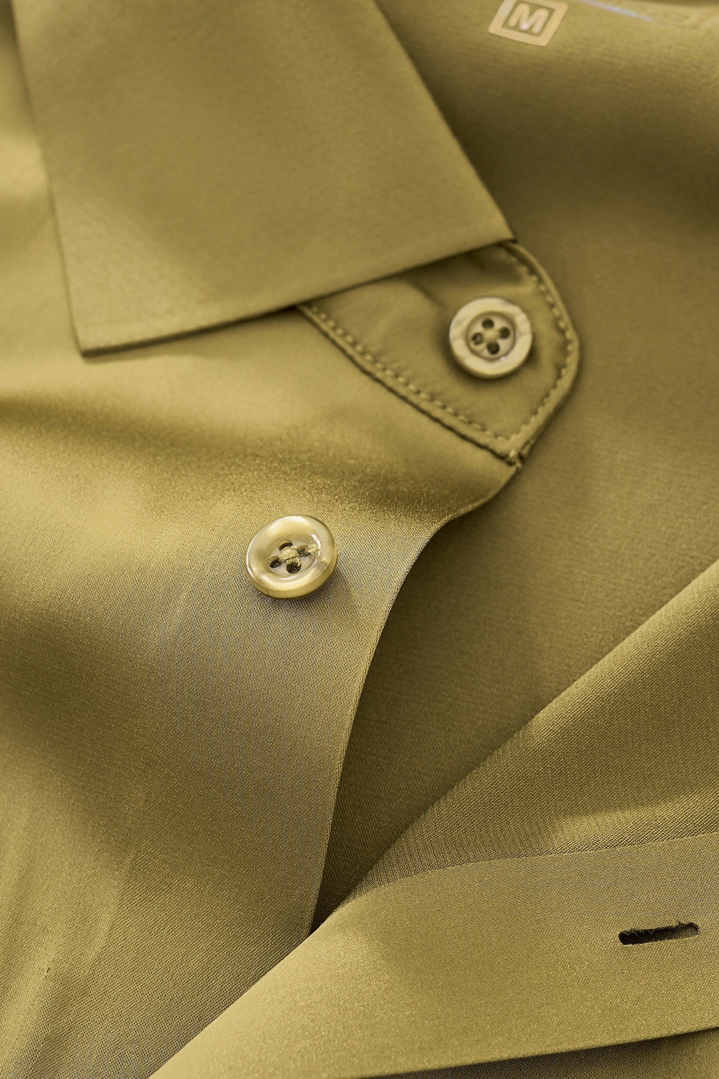 SIGNATURE SATIN STITCHLESS LS Shirt OLIVE