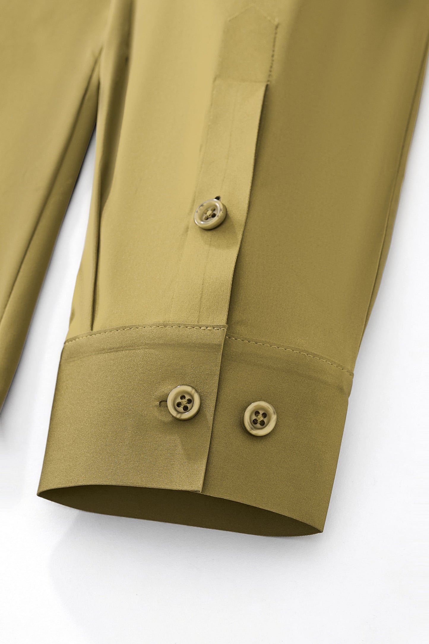 SIGNATURE SATIN STITCHLESS LS Shirt OLIVE