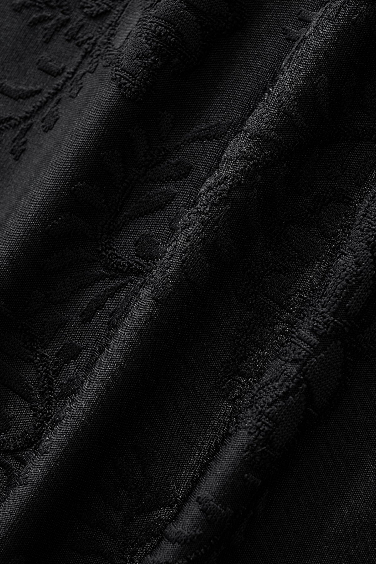 Embossed Paisley Tee – El Baron BLACK