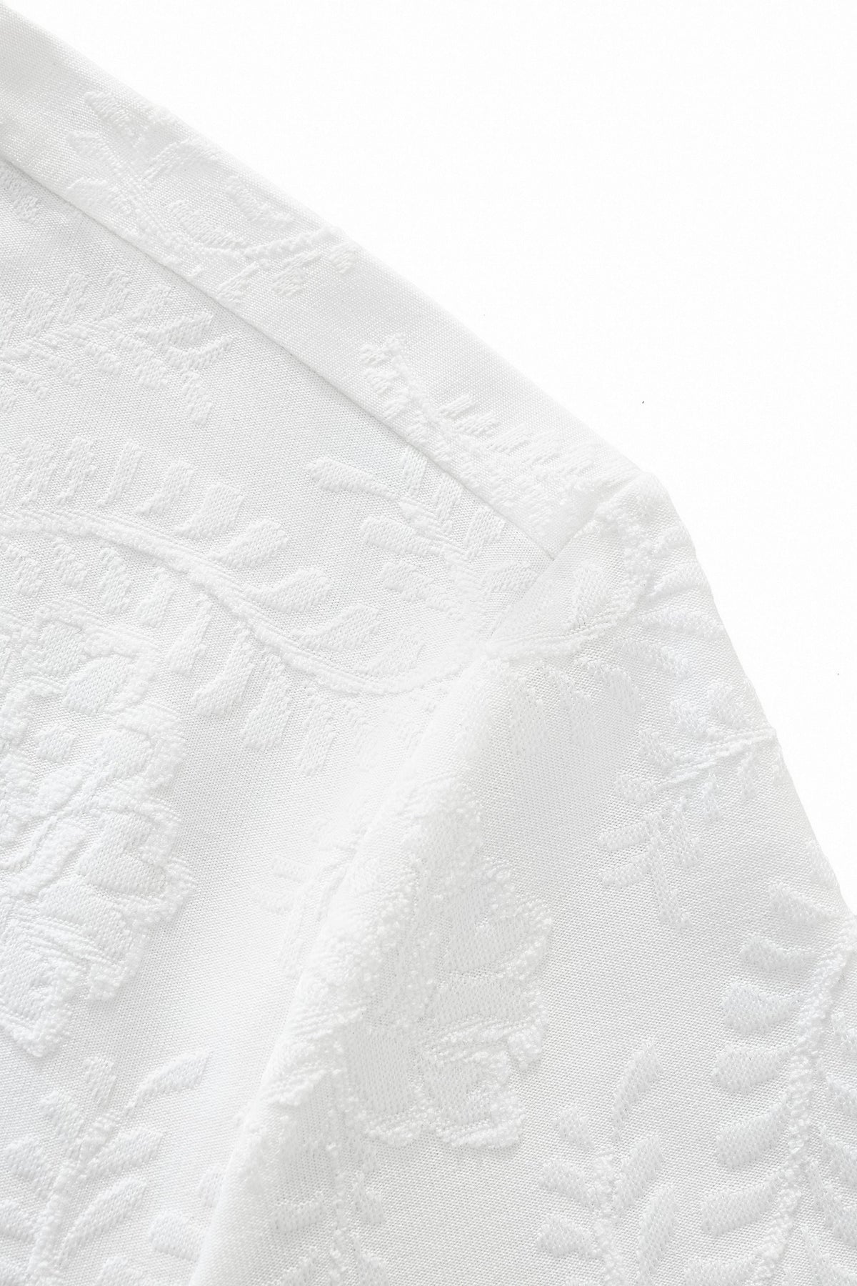 Embossed Paisley Tee – El Baron WHITE