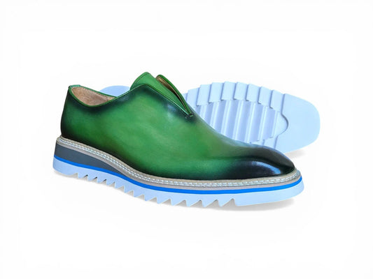 Laceless Loafer with Contrast color lightweight sole