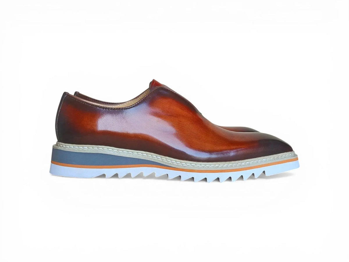 Laceless Loafer with Contrast color lightweight sole