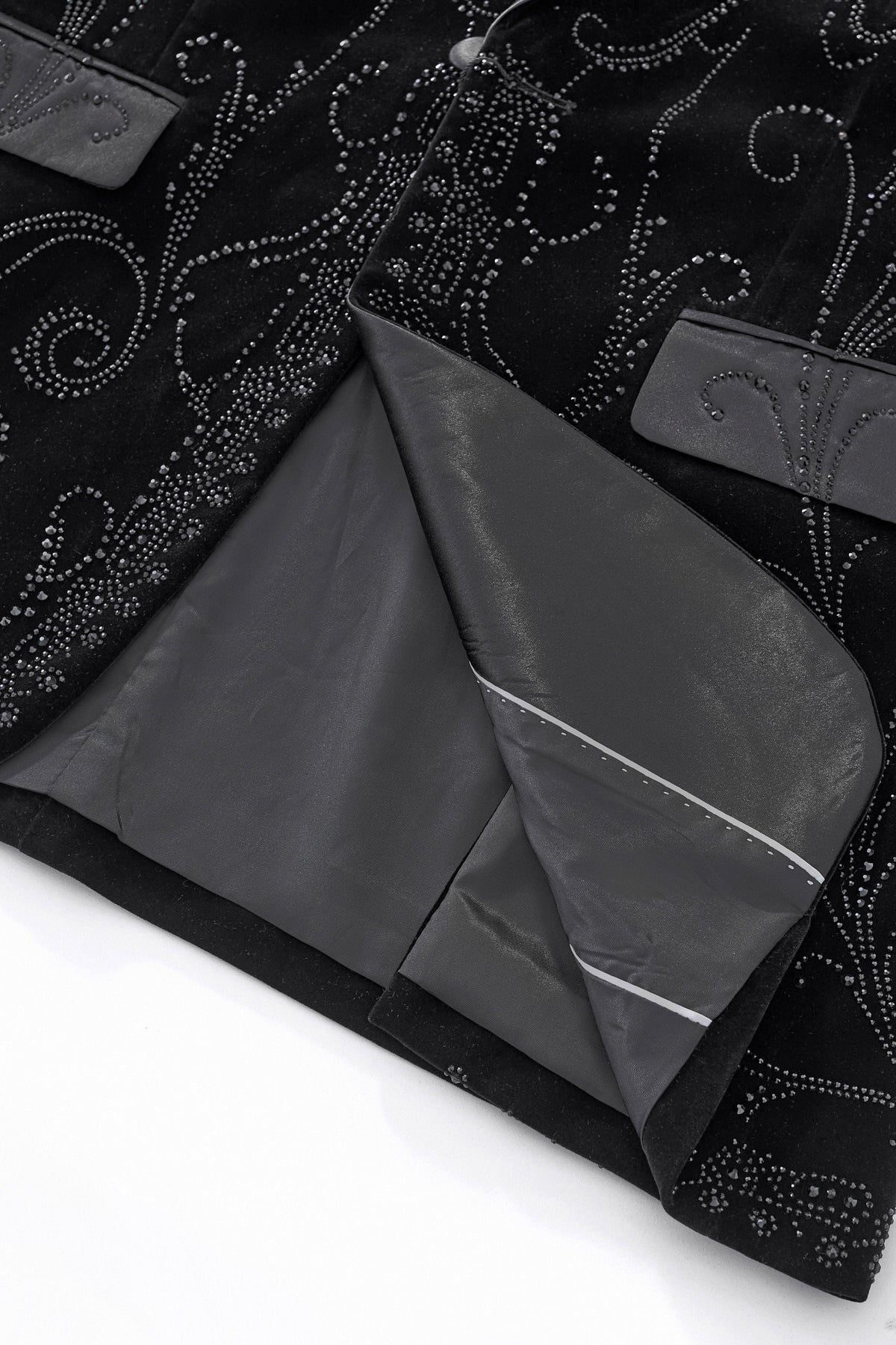 Barocco Valent Noir black velvet blazer with satin peak lapels