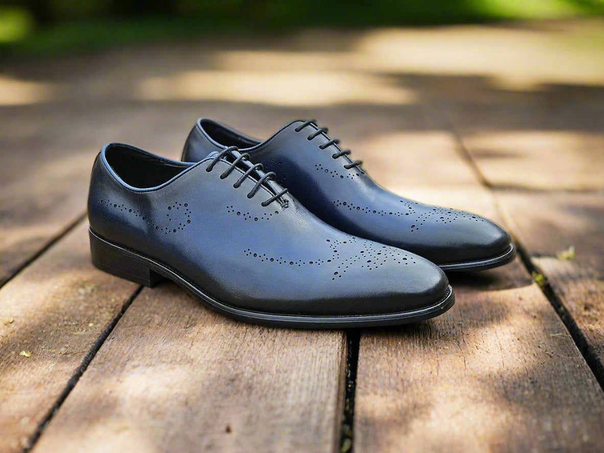 Whole Cut Oxford with Medallions