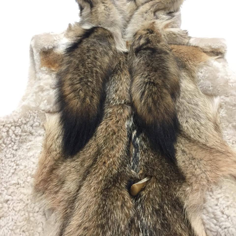 Jakewood Men's Natural Plush Fox Tail Shearling Vest - Dudes Boutique