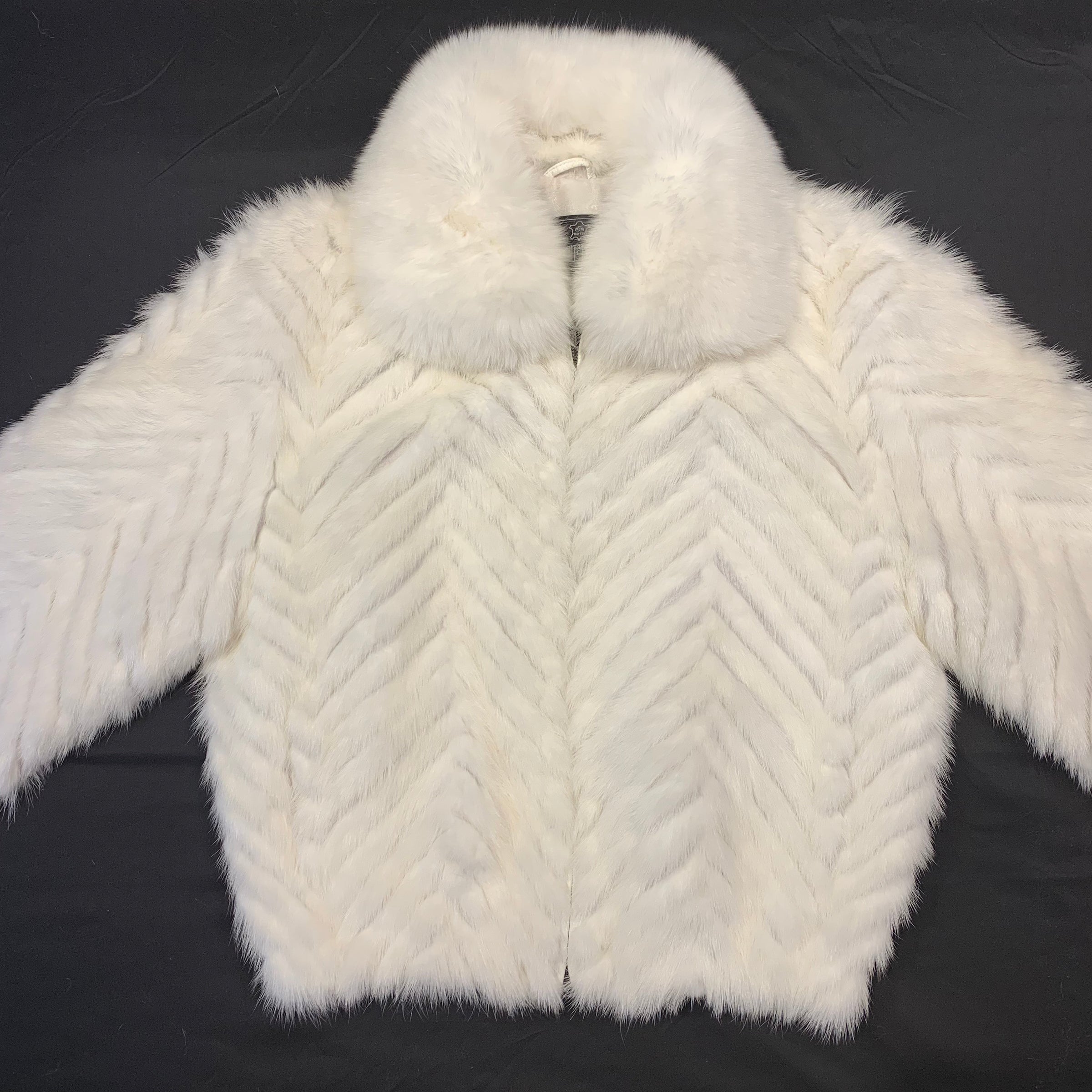 Kashani Women's White Mink Tail Fur Coat – Dudes Boutique
